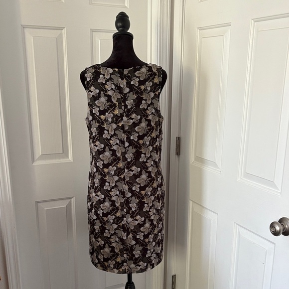 Banana Republic Gold Leaf V-Neck Shift Dress - Picture 4 of 12